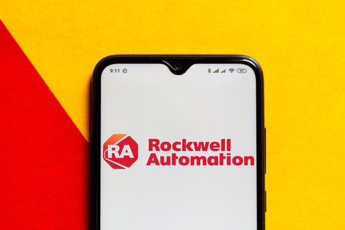 Logo de Rockwell Automation en la pantalla de un teléfono